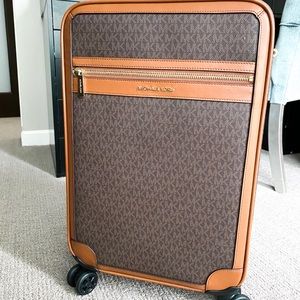 BRAND NEW w/ Tags Michael Kors Carry on!